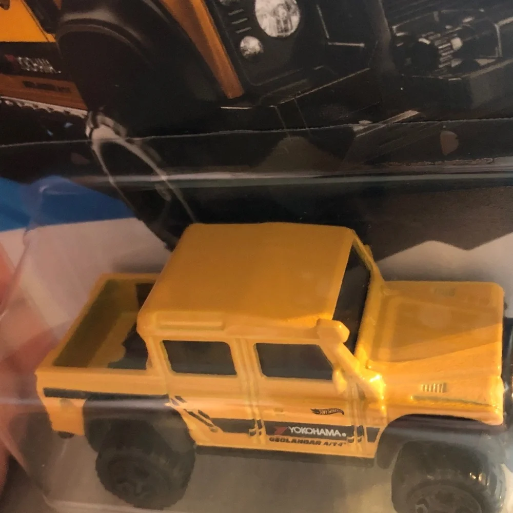 Mattel Hot Wheels Yellow Land Rover Defender Toy